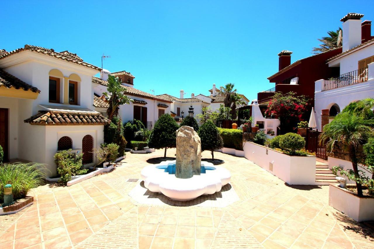 Loma Del Rey 56 - Casa Primera Linea De Mar La La Alcaidesa Exterior photo